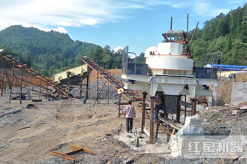 時產100噸石英砂生產搭建現(xiàn)場